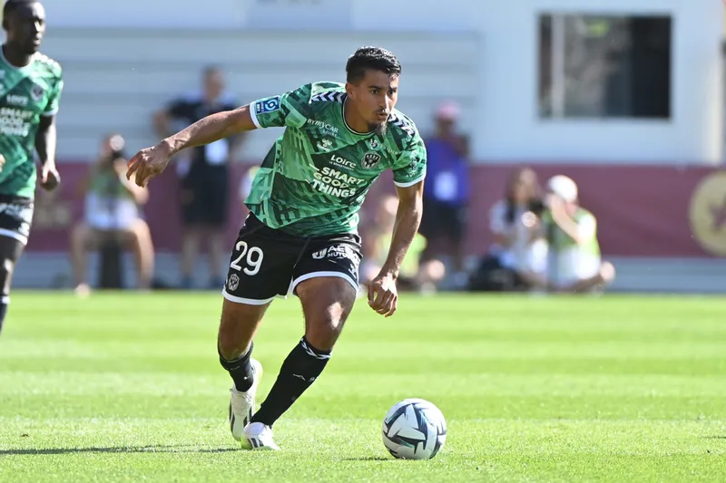 galatasaraydan-hakim-ziyech-sonrasi-orta-sahaya-bir-fasli-transferi-daha-9-kulup-birden-pesinde-1720286700473.jpg Galatasaray'dan Hakim Ziyech sonrası orta sahaya bir Faslı transferi daha! 9 kulüp birden peşinde-9