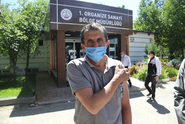 1623852946802.jpg Organize sanayi bölgesinde mobil aşıya yoğun ilgi! Yüzlerce kişi aşılandı-2