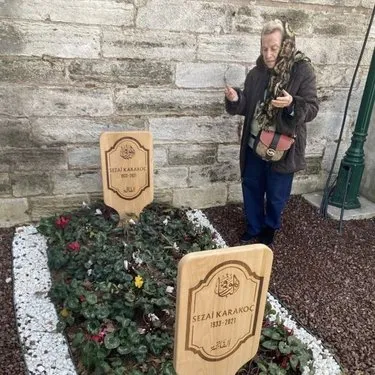 Aşkından Monna Rosa şiirini yazdığı Muazzez Akkaya Sezai Karakoç’un mezarını ziyaret etti!