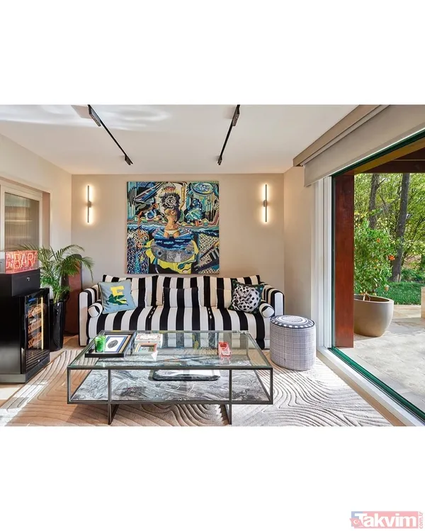 Demet Özdemir ve eşi Oğuzhan Koç bu evde yaşıyor! Yalı dairesine toplamda 3 Milyon TL harcamışlardı! Ev ev değil saray yavrusu - 11