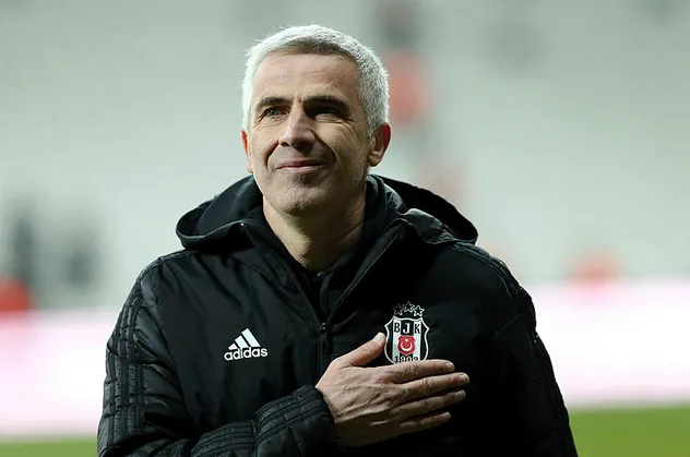 Beşiktaş'ta taraftarlardan Önder Karaveli'ye büyük destek: Uyruğu İtalyan, soyadı Caravelli olsa...