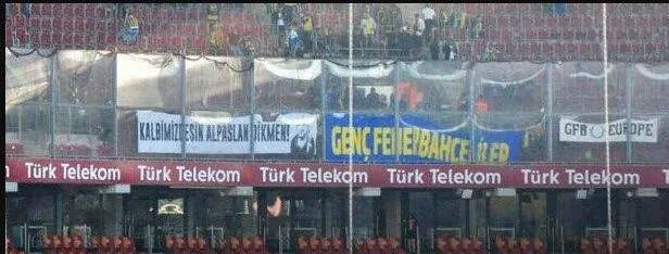 F.Bahçeli taraftarlardan alkış toplayan hareket-1