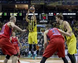 Fenerbahçe finalde hakeme takıldı!