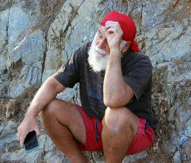 baskan-erdogan-marmariste-incelemelerde-bulunarak-korkunc-yanginin-buyuk-oranda-kontrol-altina-alindigini-duyu-1656112404203.jpeg Başkan Erdoğan Marmaris'te incelemelerde bulunarak korkunç yangının büyük oranda kontrol altına alındığını duyurdu-4