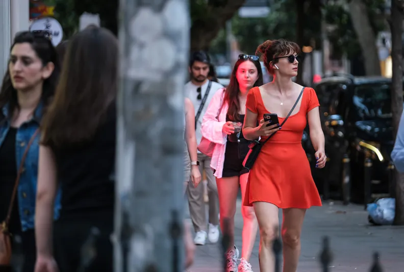 Saatte 60 km, orman yangınlarına dikkat