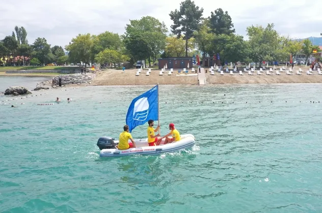 Mavi Bayrak, İznik’te dalgalanıyor