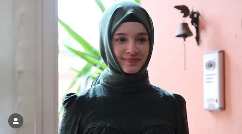kizil-goncalar-dizisinde-1714126966583.jpg Meryem için acı final! Kızıl Goncalar dizisinde kan revan edecek veda; Yeni başrol oyuncu...-3