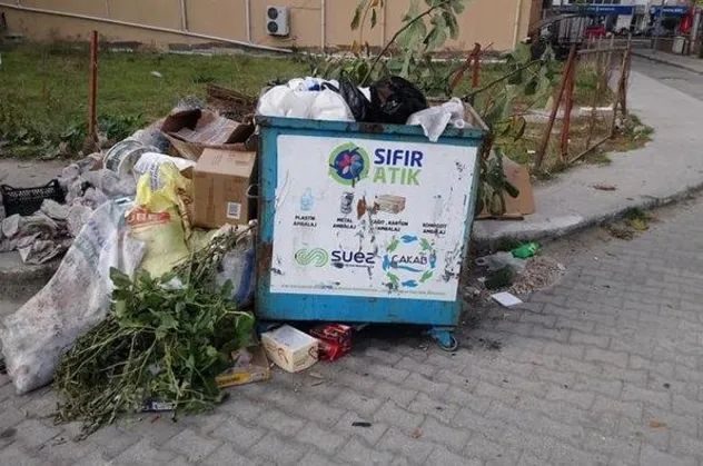 CHP'li Çanakkale Belediyesi çöpleri toplamak yerine vatandaşları medeniyetsizlikle suçladı