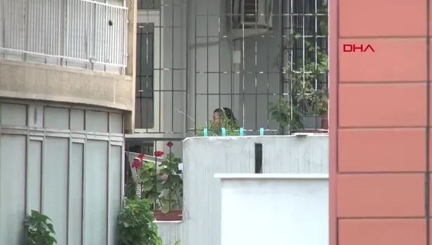 Papaz Brunson'un evini 2 kadın ziyaret etti