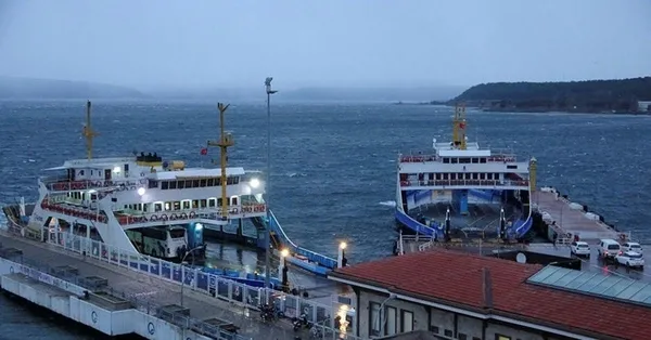 son-dakika-gokceada-ve-bozcaada-feribot-seferleri-firtina-nedeniyle-iptal-edildi-1617469502386.jpeg