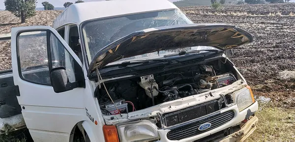 manisada-minibusun-devrildi-biri-bebek-5-kisi-yaralandi-1603203457617.jpg Manisa'da minibüsün devrildi: Biri bebek, 5 kişi yaralandı-2