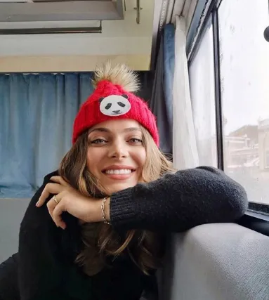 Hercai'nin Yaren'i İlay Erkök'ten şoke eden itiraf! 'Ben her şeyi çiğ yiyorum mesela denizden balığı çıkarıp...'-6
