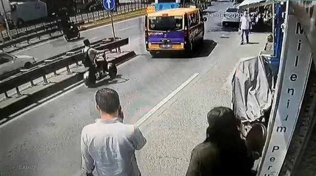 Son dakika: Taksim’de kapkaç dehşeti: Cep telefonuyla konuştuğu sırada alıp kaçtılar!-1