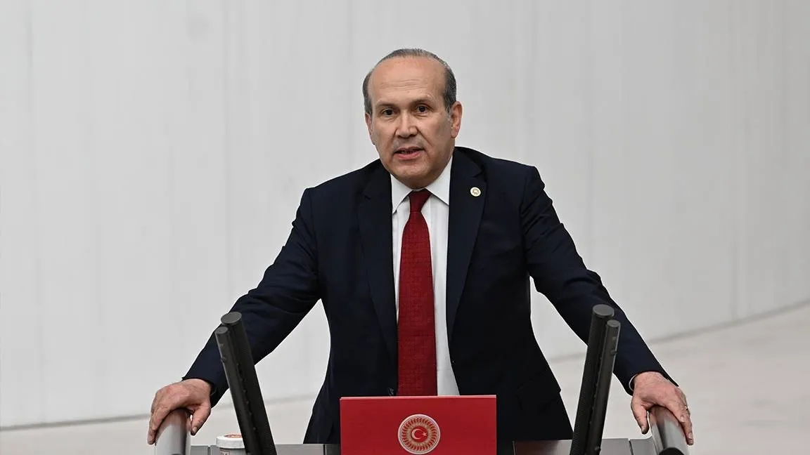 ozgur-ozelin-abd-israil-cikisi-chpnin-kirli-karnesini-acti-1781374005492.jpeg Özel’in ABD-İsrail çıkışı CHP’nin dış politika karnesini açtı: Mavi Vatan’a masal, Halep’te ne işimiz var, İsrail’e saygı sözleri arşivden çıktı-6