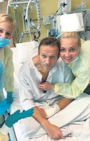 Rus muhalif lider Aleksey Navalnıy komadan çıktı