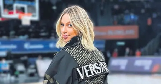 Dilay Korkmaz fotoğraf tutkusundan vazgeçemiyor! 'Maça bir ara verin de fotoğraf çektireyim'