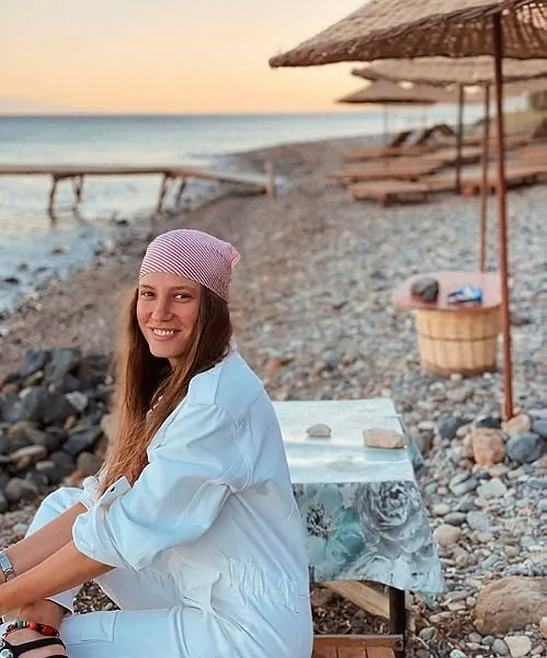 Cem Yılmaz fotoğraflarına dalıp gittiği Serenay Sarıkaya'yı Instagram'dan takipten çıkardı! Bununla da yetinmedi bakın ne paylaştı-8