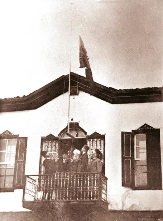 iste-gazi-mustafa-kemal-ataturkun-izmirin-dusman-isgalinden-kurtulus-donemine-ait-tarihi-fotograflari-1631220850160.jpeg İşte Gazi Mustafa Kemal Atatürk'ün, İzmir'in düşman işgalinden kurtuluş dönemine ait tarihi fotoğrafları!-3