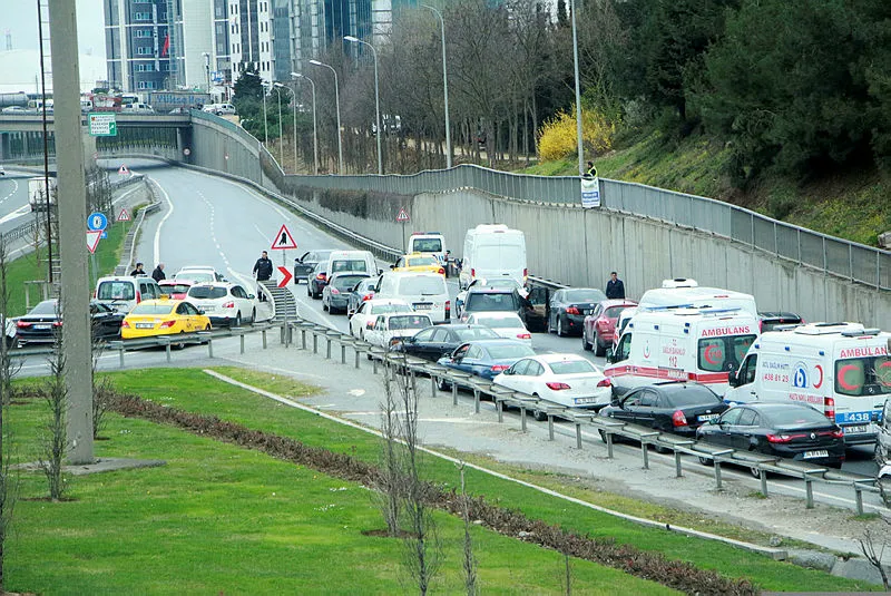 TEM Otoyolu'nda şüpheli paket alarmı! Polis alarma geçti - 8