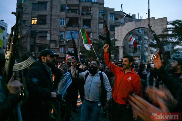 Esad rejiminin yıkılması sonrası Suriye meydanları bayram yeri! Şam, Halep, Humus... Başkan Erdoğan'a teşekkür - 32