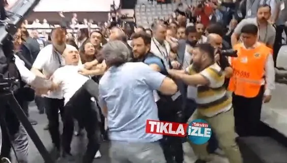 SON DAKİKA: Beşiktaş Olağan Genel Kurul’da kavga çıktı
