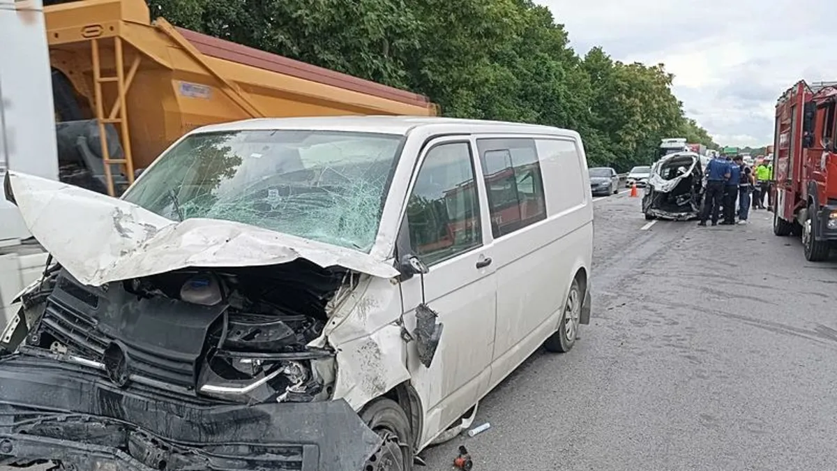 Anadolu Otoyolu'nda feci kaza! Hafif ticari araç ile minibüs çarpıştı: 3 kişi öldü, 3 kişi yaralandı