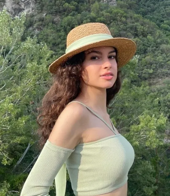 Tuğba Ekinci “Bu ülkeye daha iyisi gelmeyecek” deyip leopar desenli mini bikinisiyle paylaştı! Tepki yağdı: “Çıplaklık, basitlik...” - 47