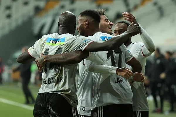 besiktas-evinde-caykur-rizespora-6-atti-ms-besiktas-6-0-caykur-rizespor-1609955709038.jpeg