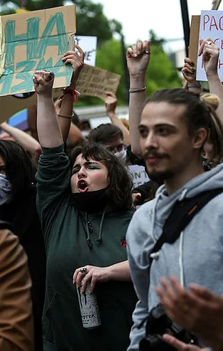 George Floyd'un öldürülmesinin ardından başlayan protestolar Bulgaristan'a da sıçradı!