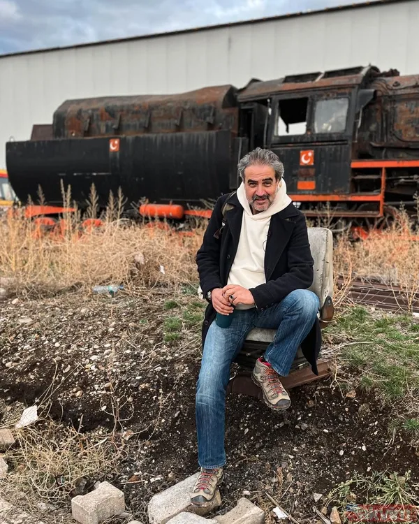 Yalı Çapkını'nın Zerrin'i Toprak Sağlam'dan 'metres' itirafı "AVM'de suratıma tükürdüler" Pelin'in annesi Zerrin'i canlandıran Sağlam... - 8