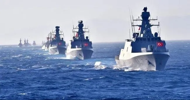 deniz-kuvvetleri-komutanligindan-23-nisana-ozel-23-gemi-limanlar-bayram-etti-1713857459648.jpeg Deniz Kuvvetleri Komutanlığı'ndan 23 Nisan'a özel 23 gemi! Limanlar 'bayram' etti-4