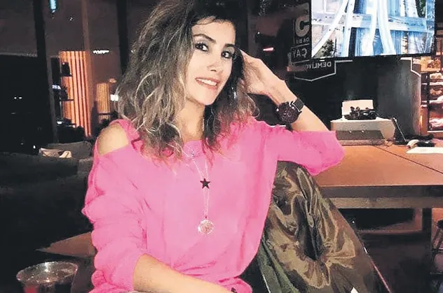 Kendisinden ayrılmak isteyen ayrılmak isteyen sevgilisini göğsünden 3 el ateş edip katletti
