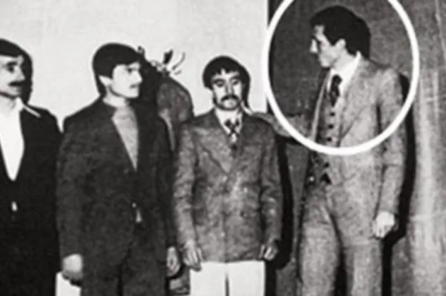 Başkan Erdoğan'ın tiyatro sahnesinden hiç bilinmeyen fotoğrafları ortaya çıktı
