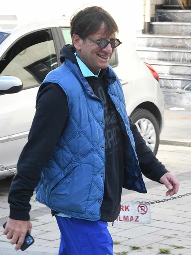 Hülya Avşar'ın eski eşi Kaya Çilingiroğlu bildiğini okumaya devam ediyor! Yine Bebek'te...-2
