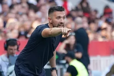 Tottenham’dan Farioli sürprizi