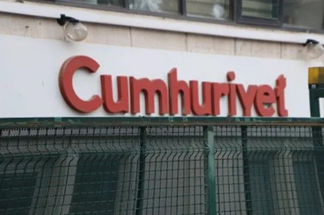 CHP yanlısı Cumhuriyet'in taciz yüzsüzlüğü! Sapık CHP'li olunca görmezden geldiler
