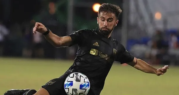 diego-rossi-kimdir-kac-yasinda-nereli-diego-rossi-hangi-takimlarda-oynadi-1630404217392.jpg Fenerbahçe’nin yeni transferi Diego Rossi hangi takımlarda oynadı? Diego Rossi kimdir, kaç yaşında, nereli?-2