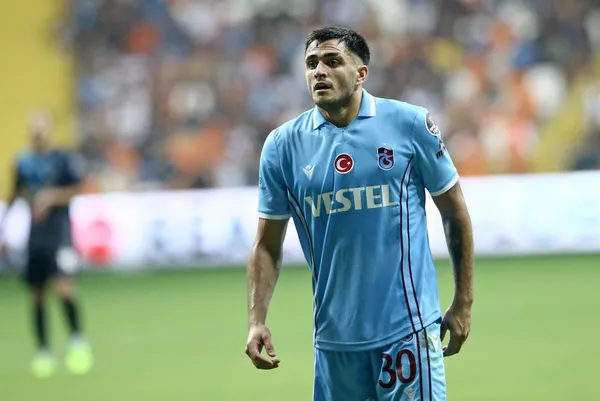 kim-demis-trabzonspor-corneliusu-ariyor-maxi-gomezden-goz-kamastiran-performans-1673082738690.jpg