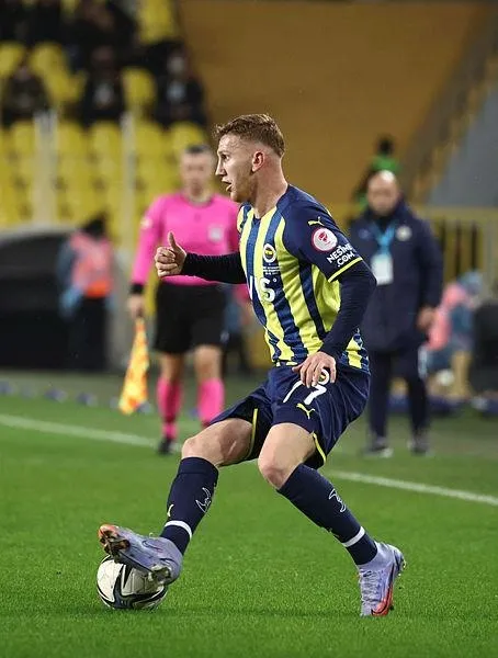 fenerbahce-burak-kapacak-icin-kararini-verdi-opsiyon-sarti-1643392813829.jpeg