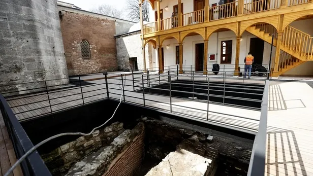 ayasofya-medresesi-baskan-recep-tayyip-erdoganin-katilimiyla-duzenlenecek-olan-torenle-hizmete-aciliyor-1649974072832.jpeg Başkan Erdoğan'dan Ayasofya Medresesi açılışında önemli açıklamalar-14