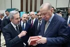 Başkan Erdoğan Külliye'deki kitap fuarını gezdi