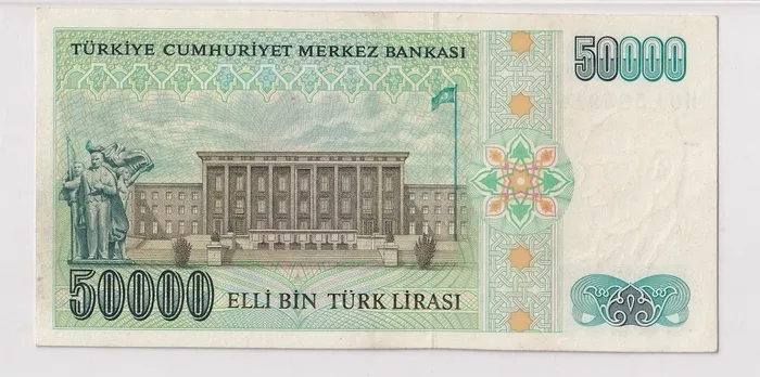 eski-50000-tllik-banknotu-bulan-turnayi-gozunden-vurdu-sarraflar-bile-tirim-tirim-onu-ariyor-tanesi-25000-tl-1705141030210.jpg Sarraflar bile tırım tırım onu arıyor! Eski 50.000 TL'lik banknotu bulan turnayı 12'den vurdu! Tanesi tam 25.000 TL...-2