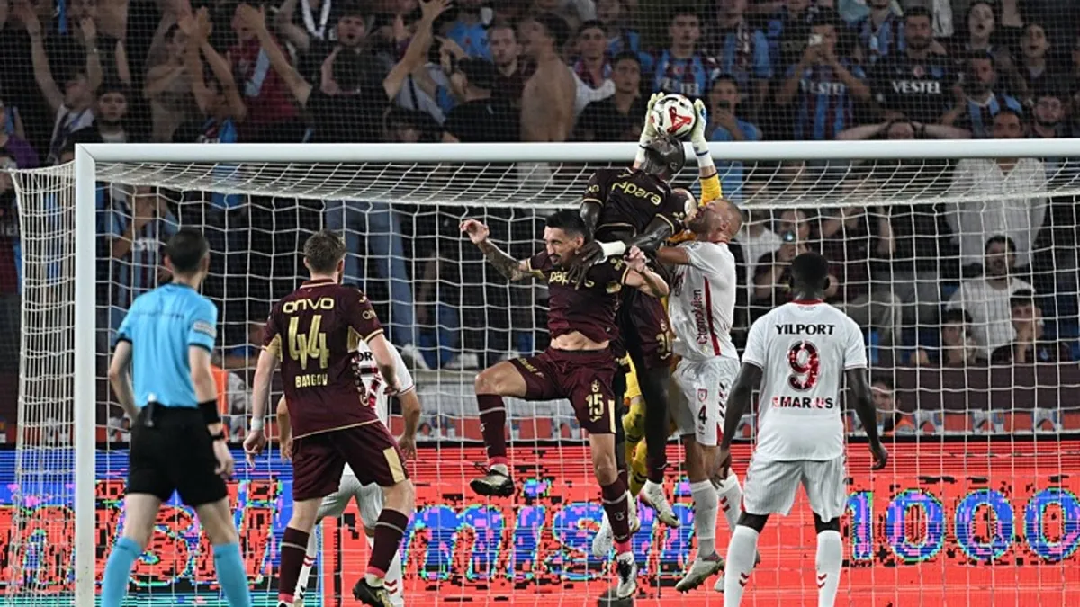 Sezona 3'te 3'le başlayan Trabzon Samsun'dan 88'de yediği golle evinde iki puan bıraktı