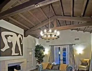 Evini satışa çıkarıyor...