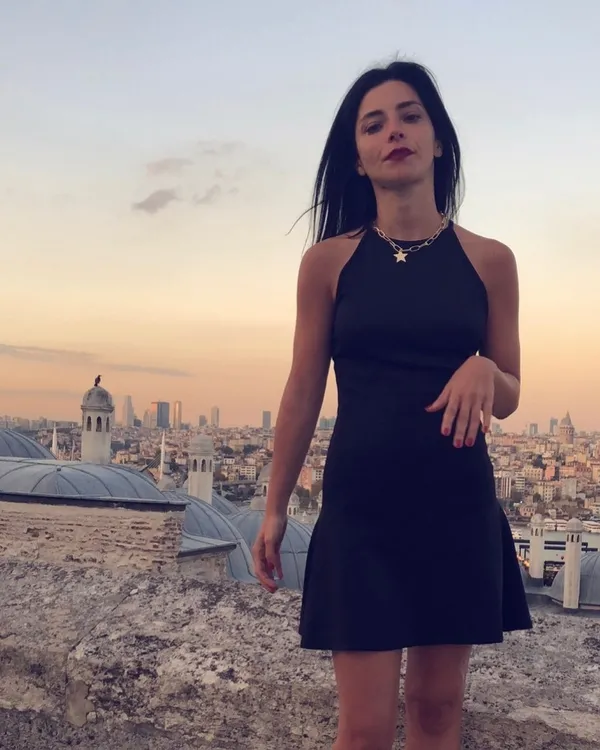 merve-bolugur-senelerdir-bu-insanlar-ustume-geliyor-deyip-isyan-etti-bundan-sonraki-hamlesini-acikladi-sosyal-1669153430328.jpg Merve Boluğur “Senelerdir bu insanlar üstüme geliyor” deyip isyan etti! Bundan sonraki hamlesini açıkladı! Sosyal medya onu konuştu-7