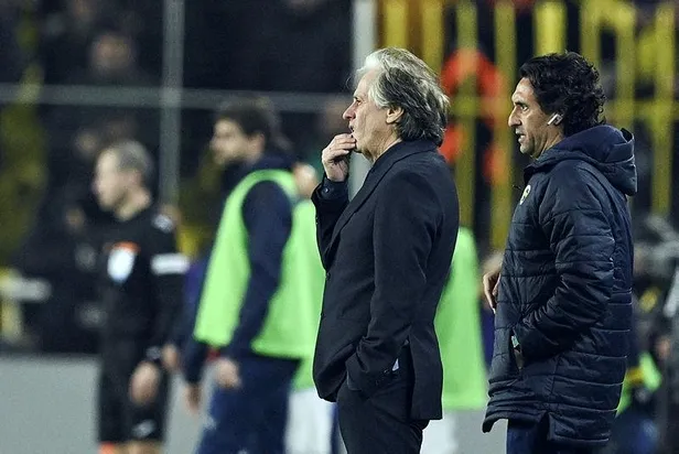 fenerbahce-teknik-direktoru-jorge-jesus-bir-suclu-varsa-o-da-benim-1673227117229.jpeg Fenerbahçe Teknik Direktörü Jorge Jesus: Bir suçlu varsa o da benim-6