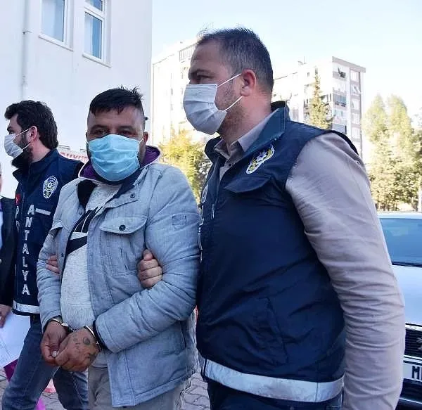 kizini-taciz-ve-istismar-eden-hasan-tunclar-isimli-sozde-baba-tutuklandi-1615925206423.jpeg Kızını taciz ve istismar eden Hasan Tunçlar isimli sözde baba tutuklandı!-4