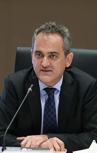 Milli Eğitim Bakanı Mahmut Özer'den flaş açıklamalar: 10 Bin Okul Projesi'ni başlatacağız!