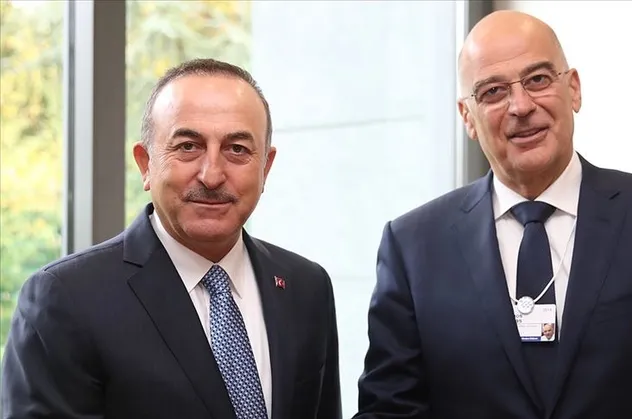 Bakan Çavuşoğlu, Yunan mevkidaşıyla görüştü!