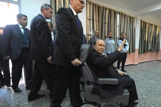 Son dakika... Cezayir'de seçimler ertelendi